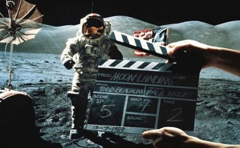 File:Apollo 11.jpg